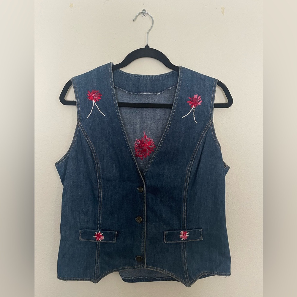 🌼 unique vintage hand embroidered floral denim vest